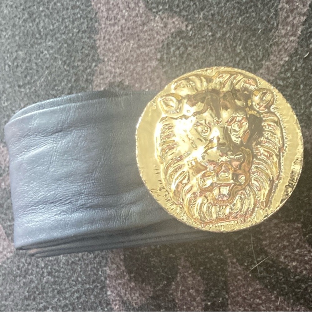 Gold Lion Buckle Navy Leather Belt